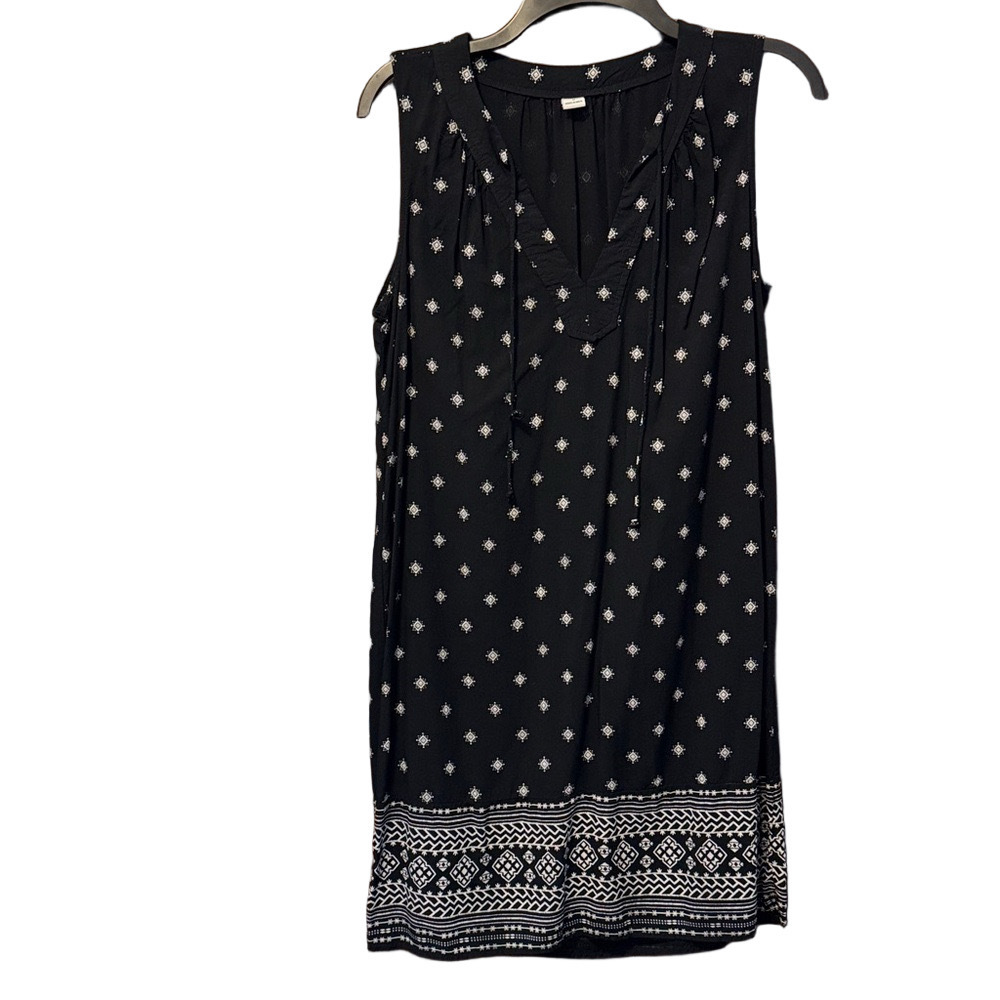 Old Navy Lightweight Sleeveless Black and White Pattern Dress Size M